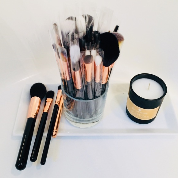 NWT Makeup Brush Set (29 piece with Case) No Logo - Picture 1 of 7